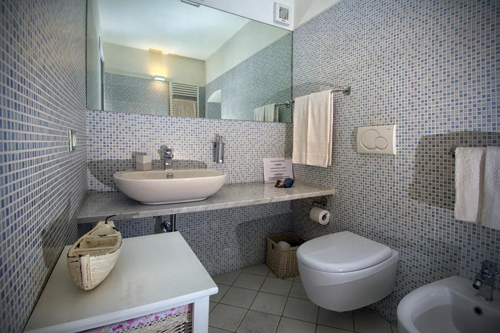 La Casa Di Alessia Hotel คาโมยลี ภายนอก รูปภาพ